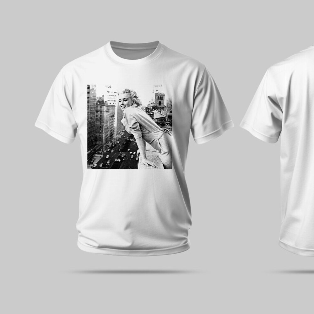 MARILYN MONROE GRAPHIC "T"